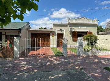 Casa · 75m² · 3 Ambientes · 1 Cochera · Casa Venta Gral. Madariaga Centro