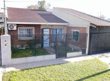 Casa · 150m² · 4 Ambientes · 1 Cochera · Casa 4 Ambientes en Venta en Longchams Apta Credi