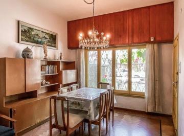 Casa · 227m² · 7 Ambientes · 2 Cocheras · Vta Casa Multifamilia 7 Amb Jardin Coch V. Adelina