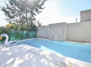 Casa · 110m² · 5 Ambientes · 3 Cocheras · Casa 3 Dorm. Venta Sicardi Pileta y Verde