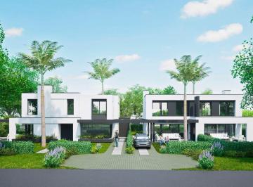 Casa · 163m² · 7 Ambientes · 2 Cocheras · Venta Casa PH 4 Dorm. Barrio Parques 2