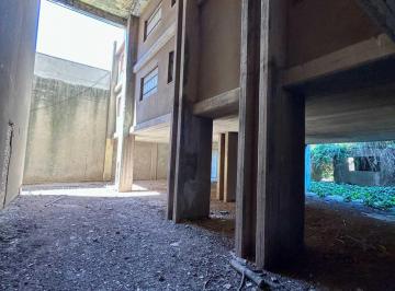 Local comercial · 1179m² · 1 Cochera · Se Venden Locales en Pergamino en Construccion