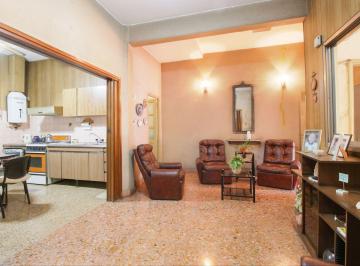 Casa · 130m² · 4 Ambientes · 1 Cochera · Venta Casa 4 Amb Terraza Garaje Pompeya