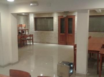 Local comercial de 8 ambientes, Flores · Local Comercial con Vivienda Flores