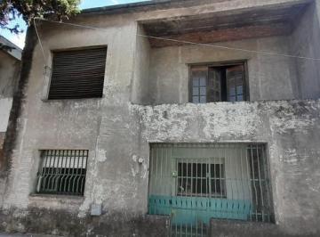 Casa · 200m² · 6 Ambientes · 1 Cochera · Casa en San Justo