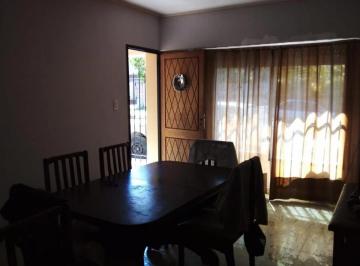 Casa · 141m² · 5 Ambientes · 1 Cochera · Casa en Venta - 3 Dorm. 2 Baños - Cochera - 300 m² - Altos de San Lorenzo, La Plata