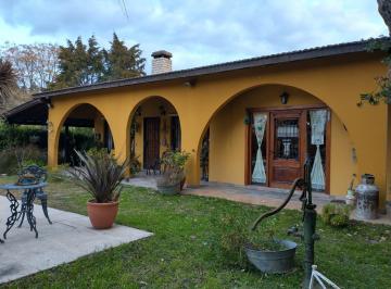 Casa · 185m² · 4 Ambientes · Venta Casa Quinta Estilo Colonial. Lujan 4 Domritorios