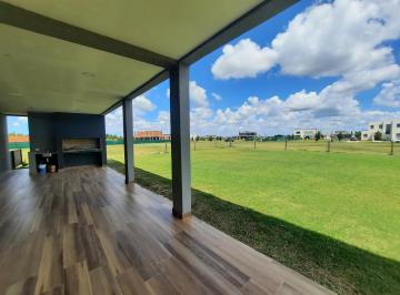 Casa · 200m² · 5 Ambientes · 2 Cocheras · Casa Venta Naudir 4 Dorm. Galeria Parrilla Pileta Gran Jardin