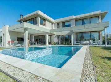 Casa · 534m² · 8 Ambientes · 6 Cocheras · Casa Venta El Golf Nordelta 5 Dorm. en Suite Galeria Pileta Jacuzzi Parrilla Al Golf