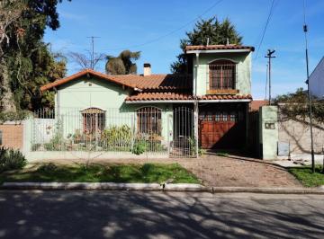 Casa · 187m² · 5 Ambientes · 2 Cocheras · Casa en Venta en Ranelagh 5 Ambientes 2 Plantas Calle 364 E/310 y 311