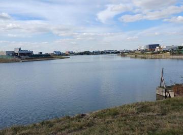 Terreno · Lote Al Agua en Venta - Barrio San Sebastián, Área 8