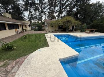 Quinta vacacional · 200m² · 5 Ambientes · 5 Cocheras · Quinta 5 Ambientes con Quincho y Pileta Barrio El Morenito
