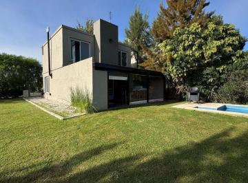 Casa · 85m² · 5 Ambientes · 1 Cochera · Casa 5 Amb. en Domselaar Chico