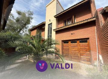 Casa · 243m² · 7 Ambientes · 3 Cocheras · Casa en Alquiler Apto Familiar y Profesional - Canning, Ezei
