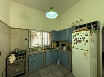 Casa · 190m² · 4 Ambientes · 1 Cochera · Casa a La Venta en Wilde
