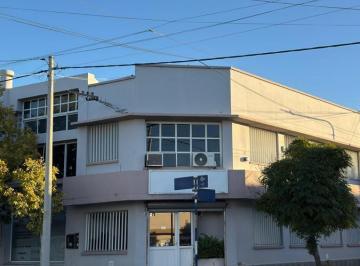 Local comercial · 1962m² · 4 Ambientes · Local en Villa Regina