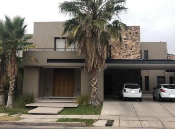 Casa · 564m² · 4 Dormitorios · 3 Cocheras · Casa en Palmares