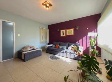 Casa · 181m² · 4 Ambientes · Casas en Venta con Parque y Pileta en Gorina