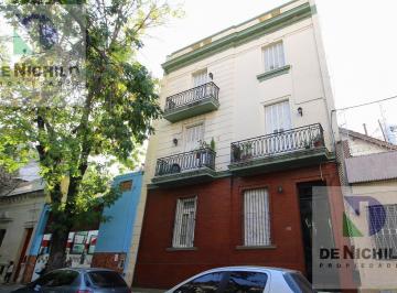 PH · 105m² · 4 Ambientes · PH con Balcón y Terraza Propia, 4 Ambientes, Villafañe Al 300 - La Boca