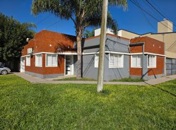 Casa de 5 ambientes, Santo Tomé · Oportunidad - Hermosa Propiedad! Lista Para Vivir!