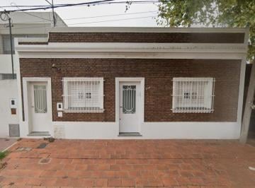 Casa · 116m² · 3 Ambientes · Hermosa Casa en Alquiler con Jardín en Barrio La Florida!