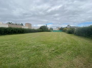 Terreno · 900m² · Terreno en Venta en Barrio San Isidro en Villa Allende