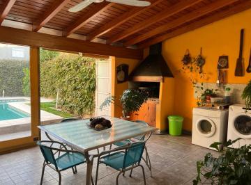 PH de 6 ambientes, Córdoba · Vendo Duplex en Nvo Poeta Lugones. 3d. Pileta. Pileta. Muy Completo E Impecable.