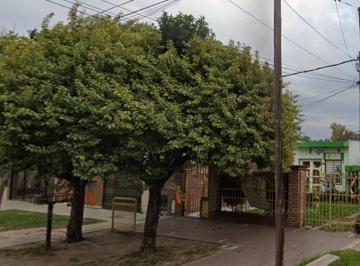 Local comercial · 206m² · 6 Ambientes · 1 Cochera · Propiedad Unica en Su Tipo, Ideal Institucional