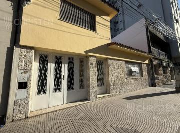 frente · Casa en Alquiler