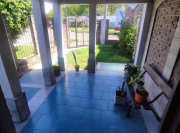 Casa de 4 ambientes, La Matanza · Casa 4 Ambientes Cochera Terraza Patio San Justo - Venta