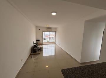 Departamento · 70m² · 3 Ambientes · Departamento de 3 Ambientes con Balcon Al Frente - Wilde