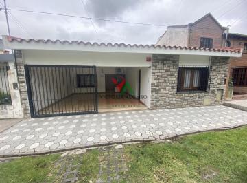 Casa · 205m² · 8 Ambientes · 1 Cochera · Casa en Tres Cerritos - Salta - Argentina