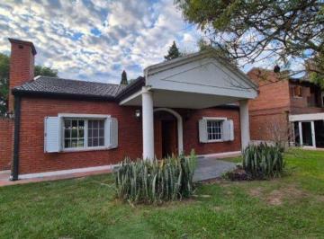 Casa · 140m² · 2 Dormitorios · 1 Cochera · Club de Campo El Paso