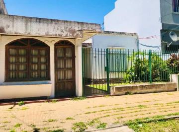 Terreno · 117m² · 5 Ambientes · 1 Cochera · Venta Casa Ituzaingo Sur a Reciclar Dos Casas