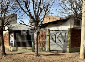 Casa · 70m² · 4 Ambientes · 1 Cochera · Venta Casa 2 Dorm., B° Huiliches Neuquén