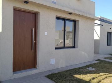 Casa · 75m² · 3 Ambientes · 1 Cochera · Venta Casa 2 Dorm. Docta Etapa 4