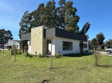 Casa · 614m² · 4 Ambientes · Casa a Estrenar 4 Ambientes - Rumencó Joven