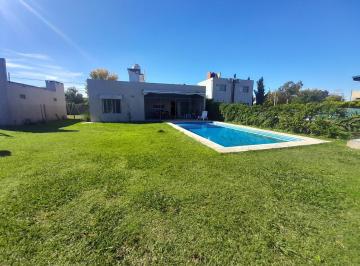 Casa · 87m² · 7 Ambientes · Venta Casa Punta Chacra Roldán 2 Dorm. Pileta Pemuta