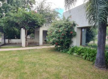 Casa · 180m² · 4 Ambientes · 2 Cocheras · Venta Casa de 3 Dorm. con Pileta en Zona Norte Granja de Funes!