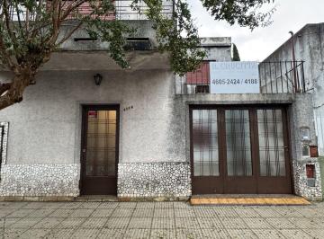 DES-DES-268_2 · Casa 3amb con Cochera y Patio Cubierto en Alquiler