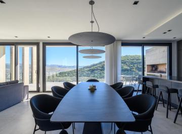Casa · 375m² · 10 Ambientes · 4 Cocheras · Casa en La Deseada
