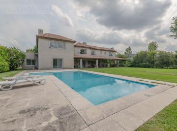 Casa · 433m² · 7 Ambientes · Casa con 5 Dorm. en Venta en Santa Bárbara (Apto Crédito)
