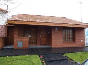 Casa · 110m² · 3 Ambientes · Chalet Impecable 3 Amb. C/quincho Gruta de Lourdes