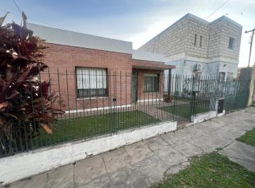 INB-INB-3633_2 · Casa 2 Dorm.. | Calle
