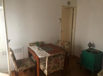Departamento de 2 ambientes, Balvanera · Dpto de 2 Amb Primer Piso Lateral C/patio. 35 m² Impecable Estado