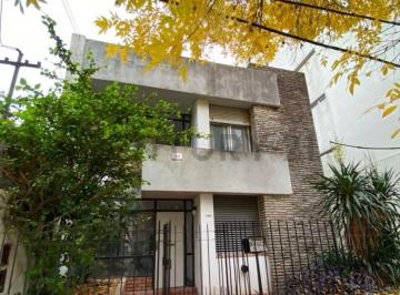 PH · 112m² · 4 Ambientes · PH de 3 Dorm. con Terraza en La Plata