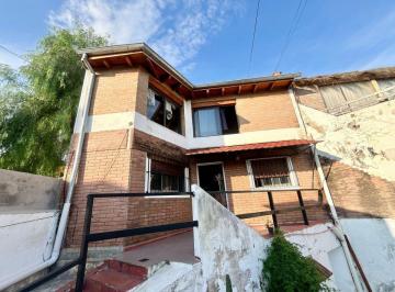Casa · 136m² · 6 Ambientes · 1 Cochera · Venta Casa 3 Dorm. San Martin Apto Credito