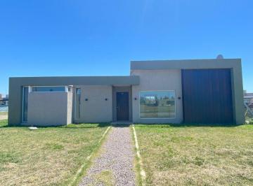 Casa de 4 ambientes, Esteban Echeverría · Casa de 4 Ambientes en Venta en Barrio Bellville Canning Oportunidad