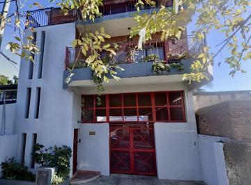 Casa · 233m² · 6 Ambientes · 6 Cocheras · Excelente Inmueble de 5 Dorm. 4 Baños 6 Cocheras Quincho C/dependencias