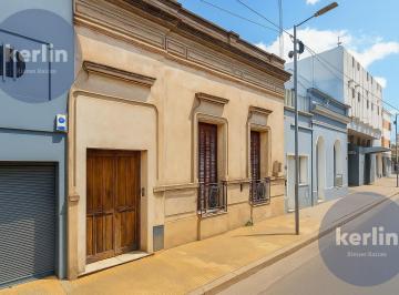 Casa · 284m² · 3 Ambientes · 1 Cochera · Casa en San Nicolas de Los Arroyos